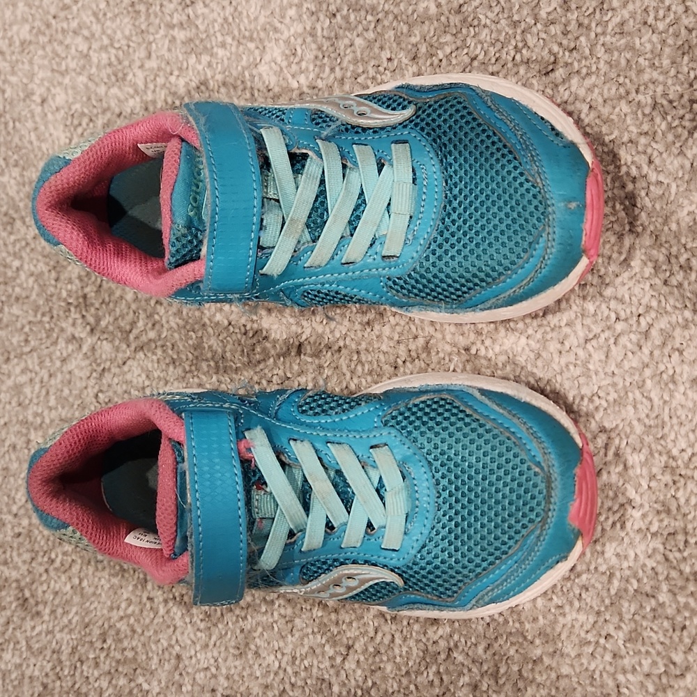 Saucony girls shoes